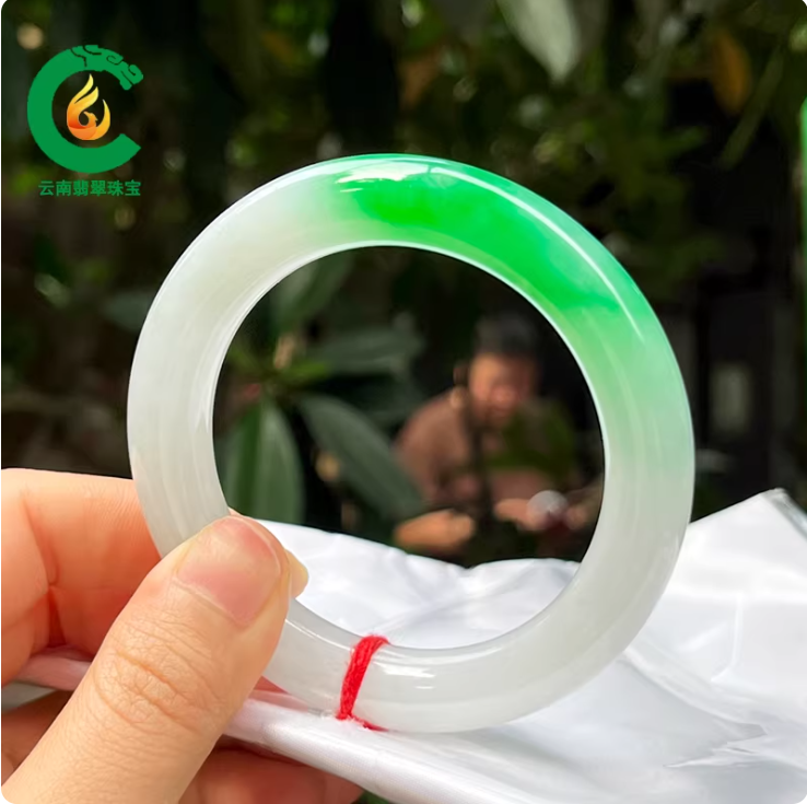 云南冰种白底青阳绿翡翠手镯a货正品天然缅甸老坑半山水圆条玉镯
